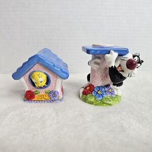 Vintage Tweety Bird Sylvester Warner Brothers Salt & Pepper Shakers